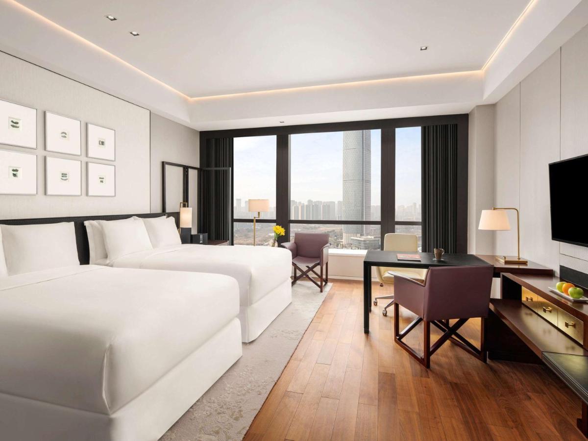 Fairmont 우한 외부 사진